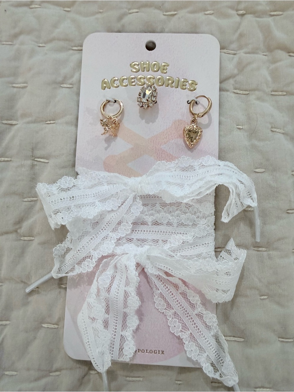 Anthropologie Lace Shoelaces Gold Heart & Crystal Shoe Charms NWT - Picture 2 of 6